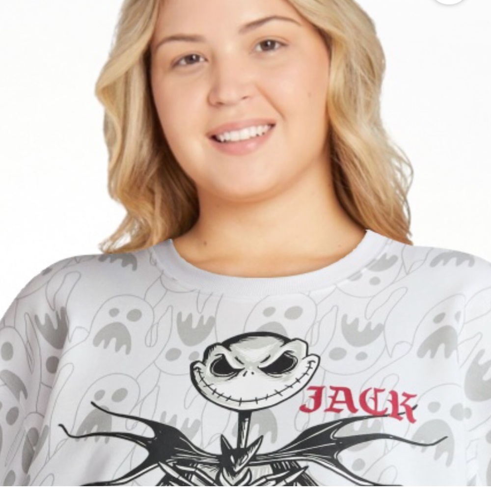 Nightmare Before Christmas Women’s White Graphic Sweatshirt Size Medium NWT - Picture 2 of 5